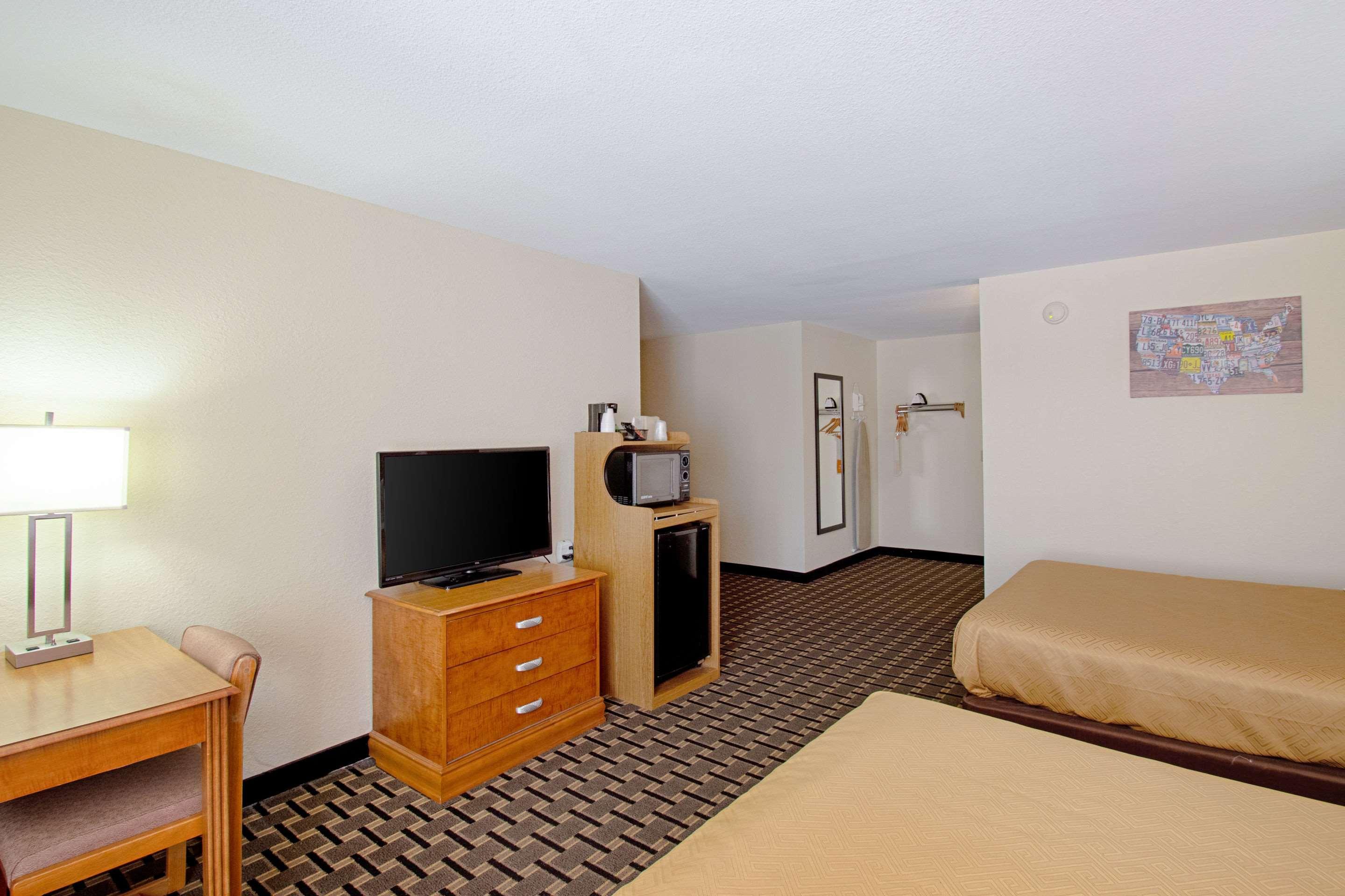 Econo Lodge Inn&Suites Wisconsin Dells Exterior foto